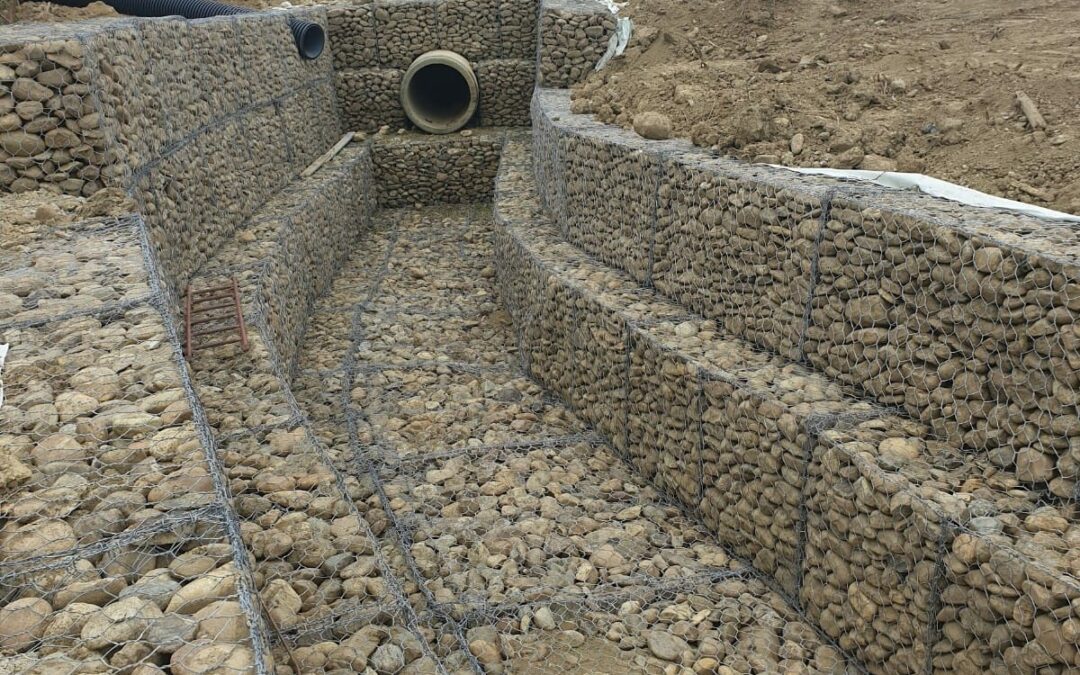 LAVORI DI DISALVEO E PULIZIA SPONDALE CON REALIZZAZIONE GABBIONATE