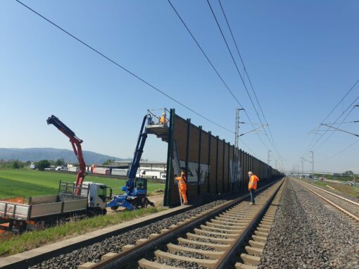 SOSTITUZIONE BARRIERE ANTIRUMORE SU RILEVATI INTERVENTO DI RINFORZO